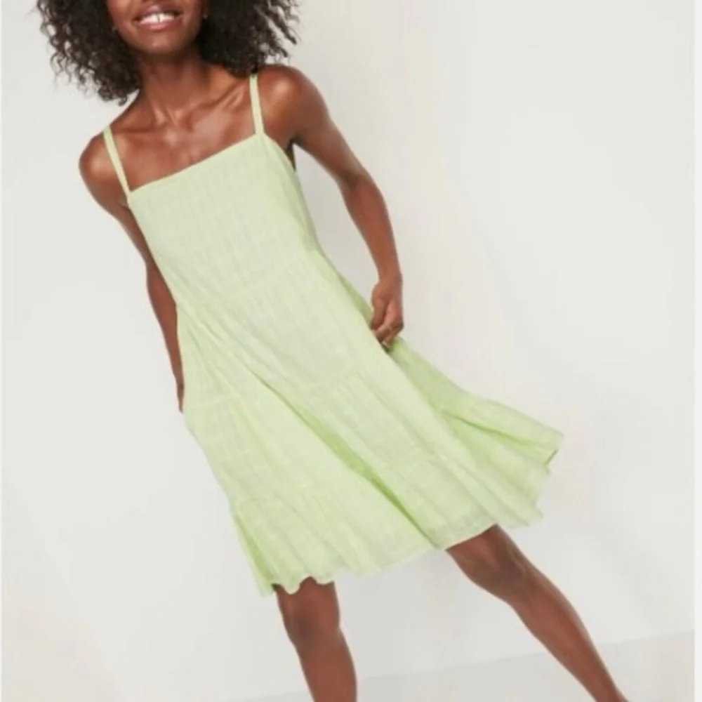 Old Navy Sleeveless Tiered Dobby Swing Dress – Women’s Medium – Light Green